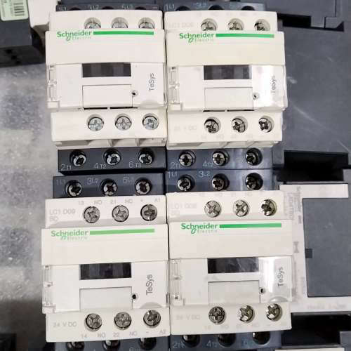 施耐德直流接触器LC1D09 D12 D18 D25 D32