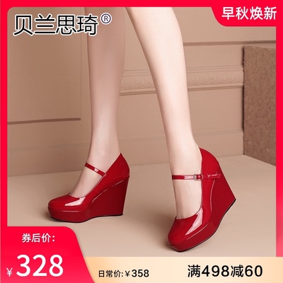真皮一字带厚底坡跟单鞋女圆头w2021春季新款红色漆皮防水台高跟