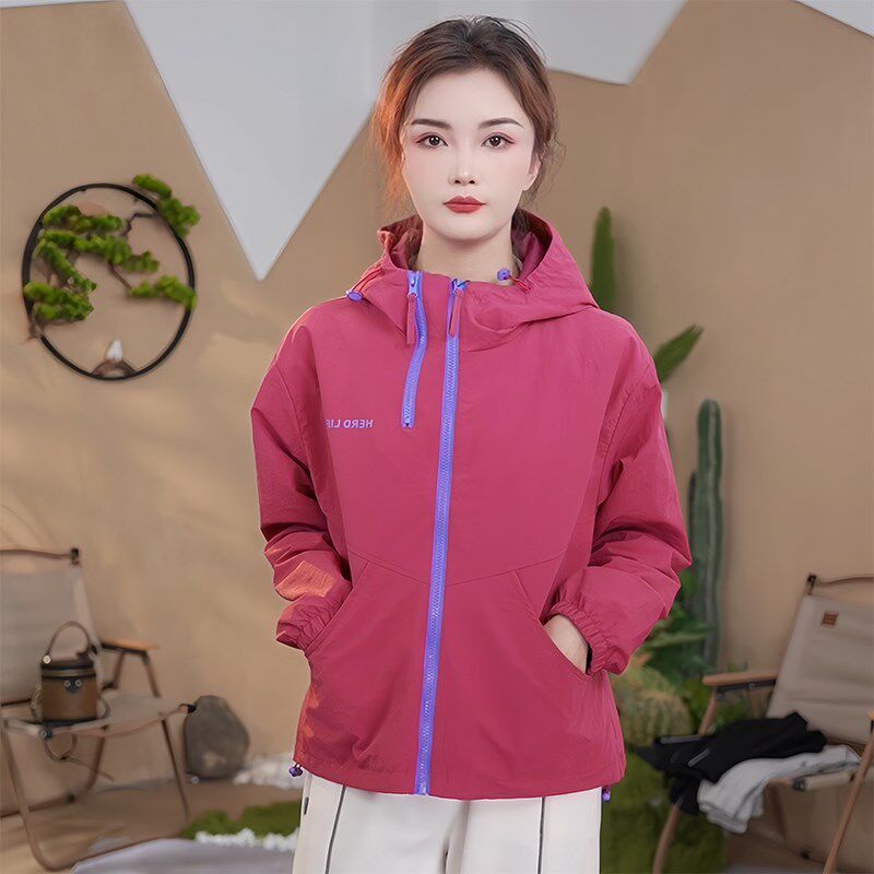 薄款轻量化冲锋衣女宽松防风运动休闲风衣户外徒步登山春秋季外套