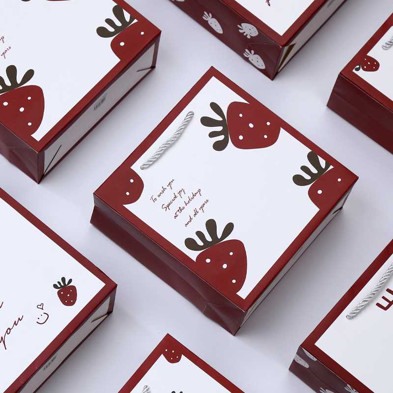 新款直销直卖现货草莓礼品袋创意生日礼物袋服装手提袋水果纸袋子