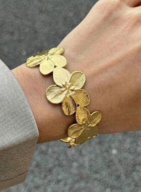 欧美复古不锈钢花朵手镯