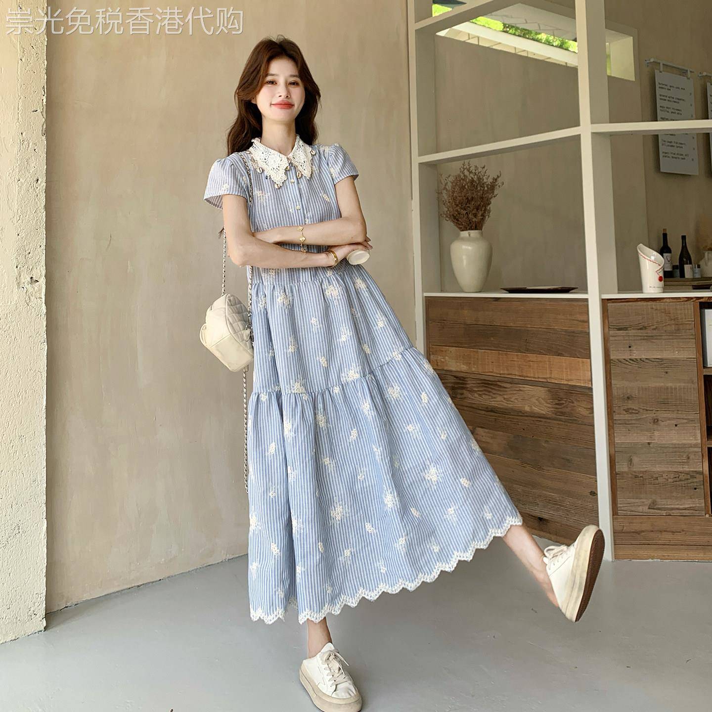 蓝色条纹法式蕾丝刺绣短袖洋装女2026夏季度假风独特漂亮小裙子