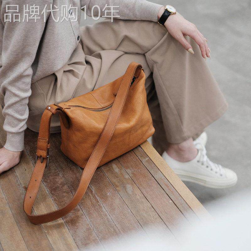 2026轻便又复古真皮单肩水饺包日系小众大容量软皮斜挎包女宽肩带