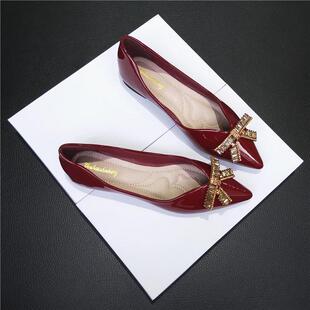 香港蝴蝶结平底鞋女浅口单鞋2025年秋冬新款尖头瓢鞋大码水钻婚鞋