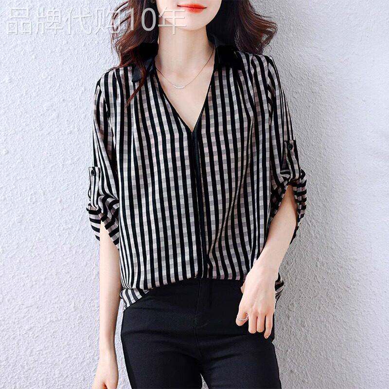 条纹短袖衬衫女夏季新款时尚设计感洋气百搭格纹V领半袖衬衣上衣