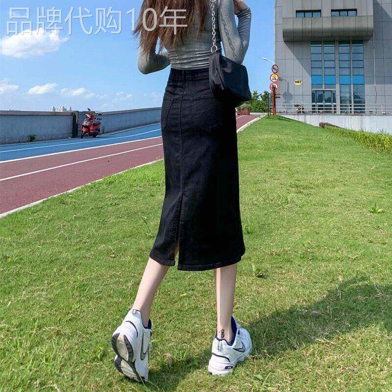 黑色后开叉牛仔半身裙女2025年春秋新款高腰中长版直筒a字包臀裙