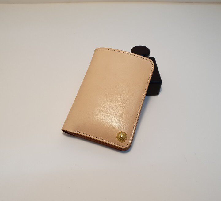 钱包财布头层牛皮原色植揉革美鞍色手工制作短款