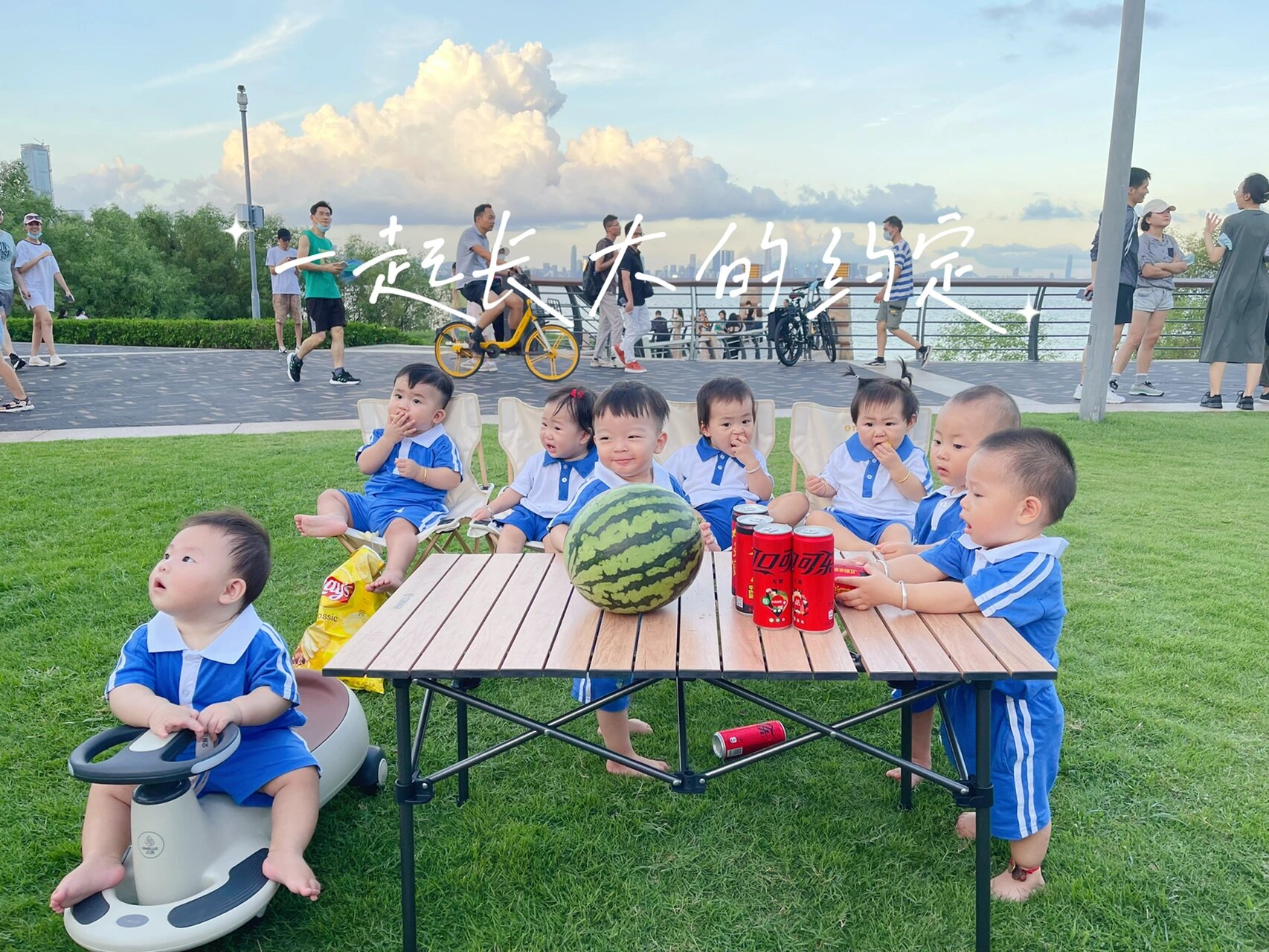 迷你版幼儿园夏季运动服套装