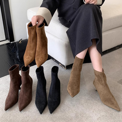复古绒面猫跟短靴女2025加绒秋冬季气质尖头细跟瘦瘦靴裸靴高跟鞋