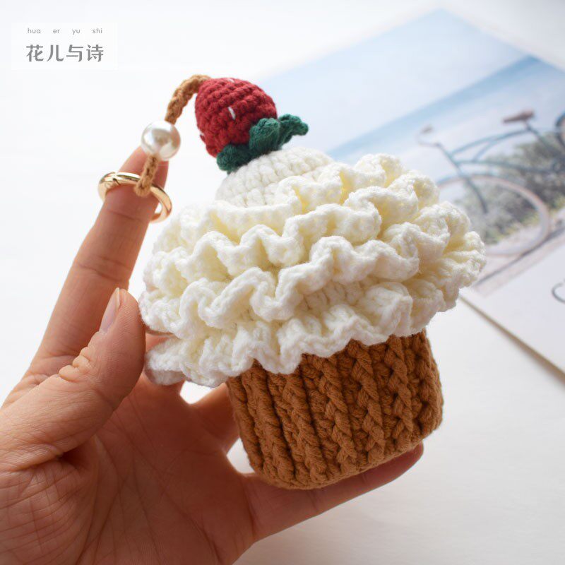 成品新年节日礼物手工编织草莓奶油蛋糕耳机包甜美创意抽拉式小包