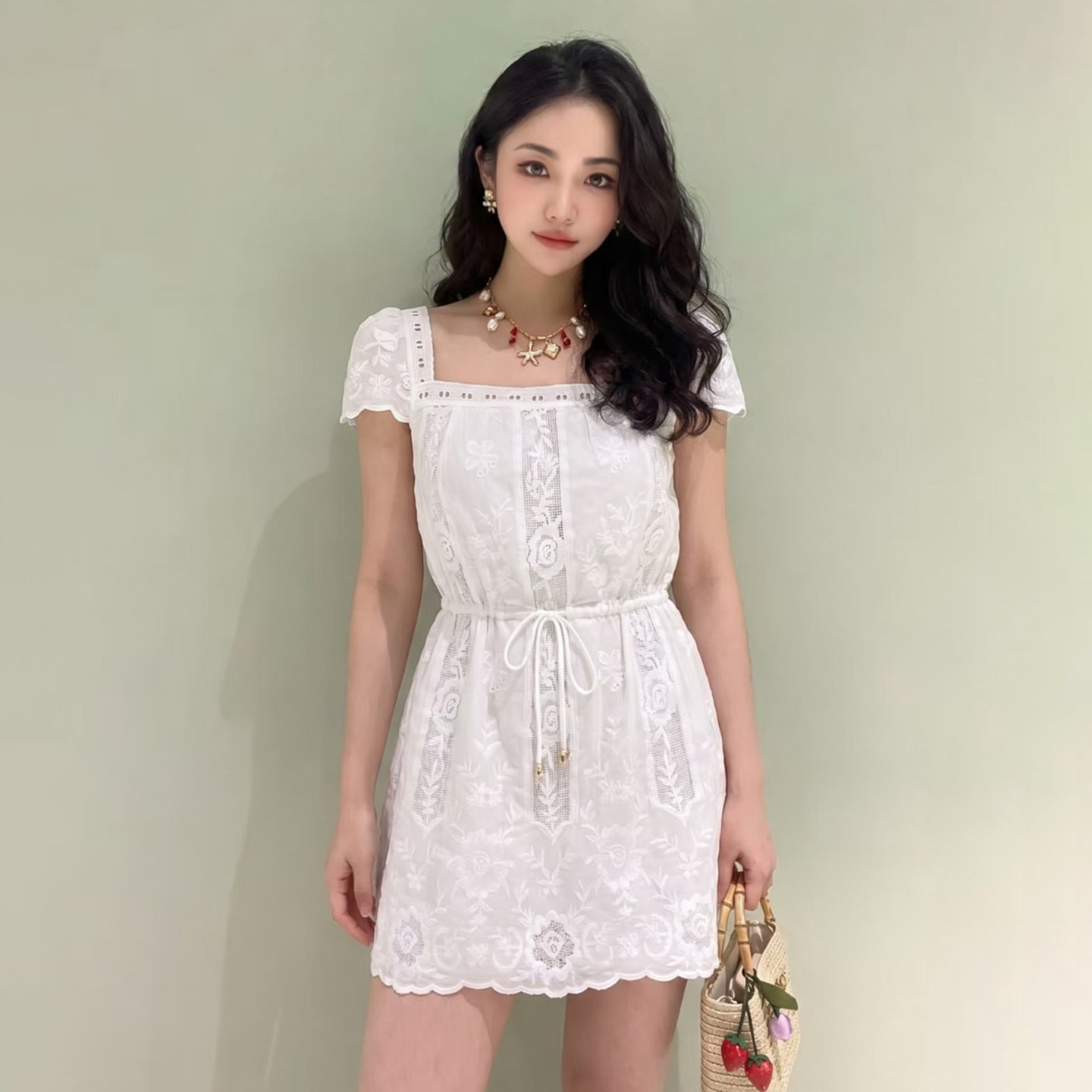 柳智敏同款苎麻刺绣蕾丝连衣裙女
