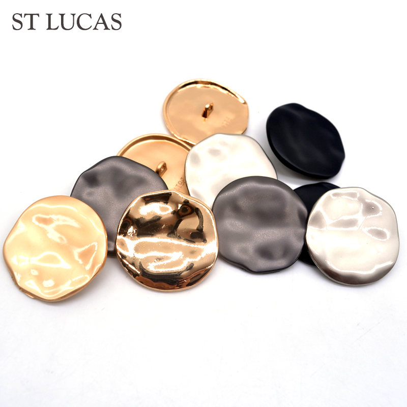 不规则大衣毛衣时装金色金属纽扣