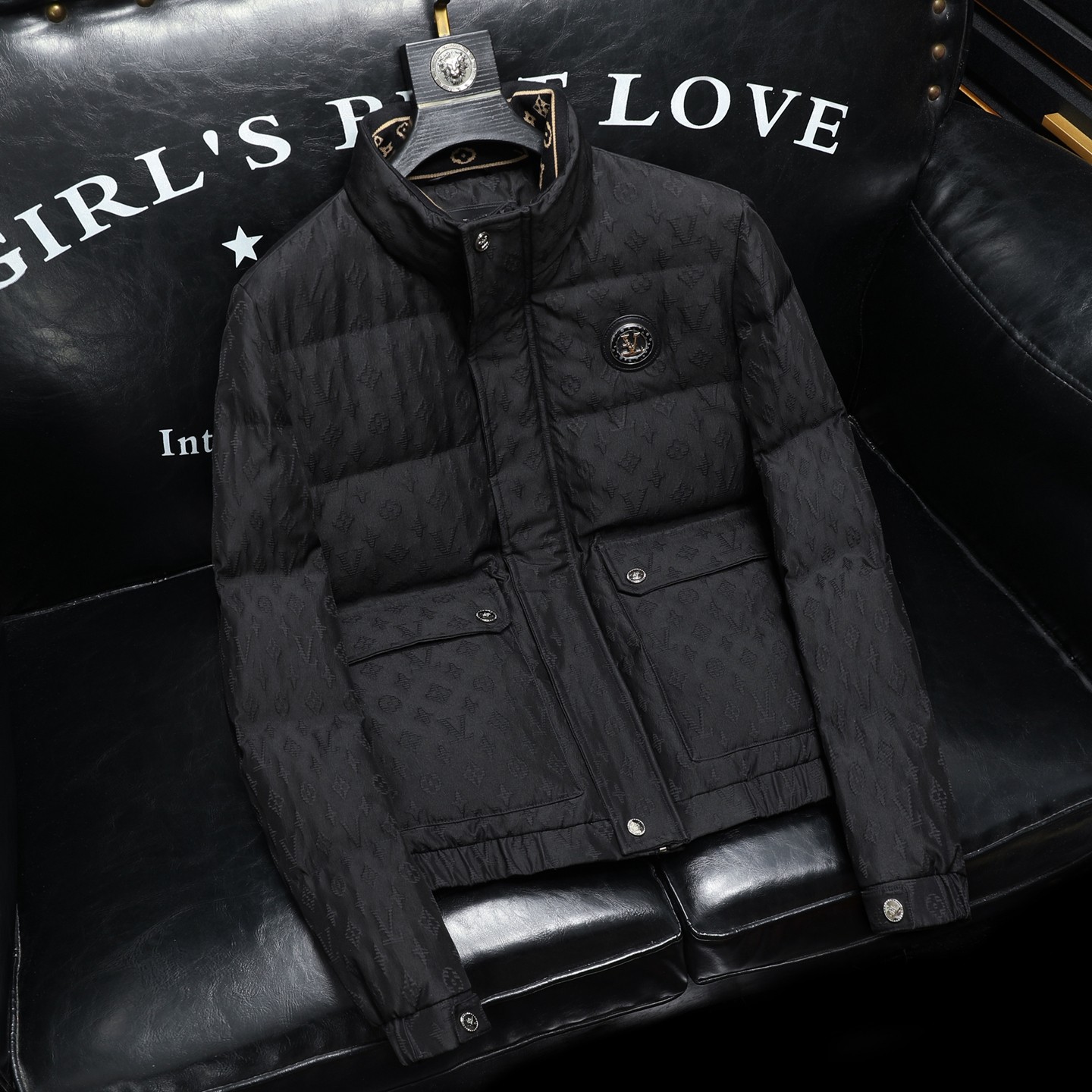 货号88837 P400 男士羽绒服90绒 钱塘大厦6019沙发图图片