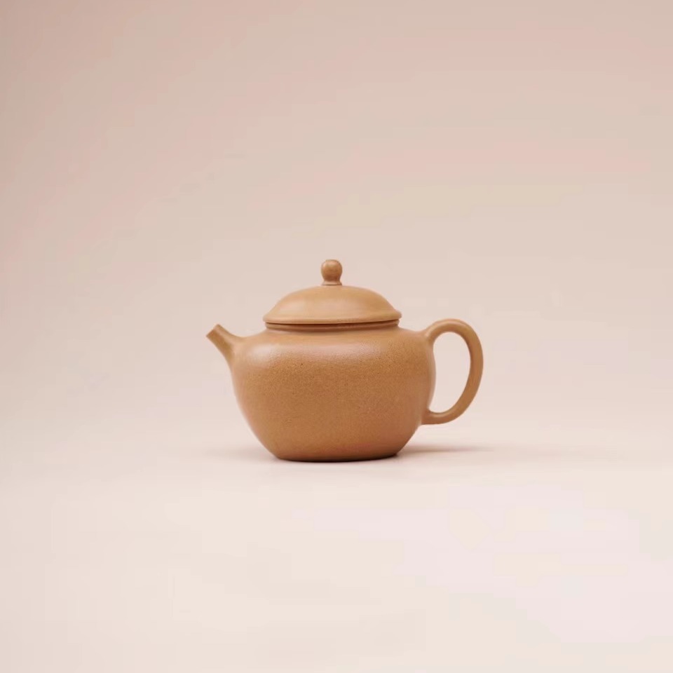 一条新派紫砂黄金段紫砂壶全手工