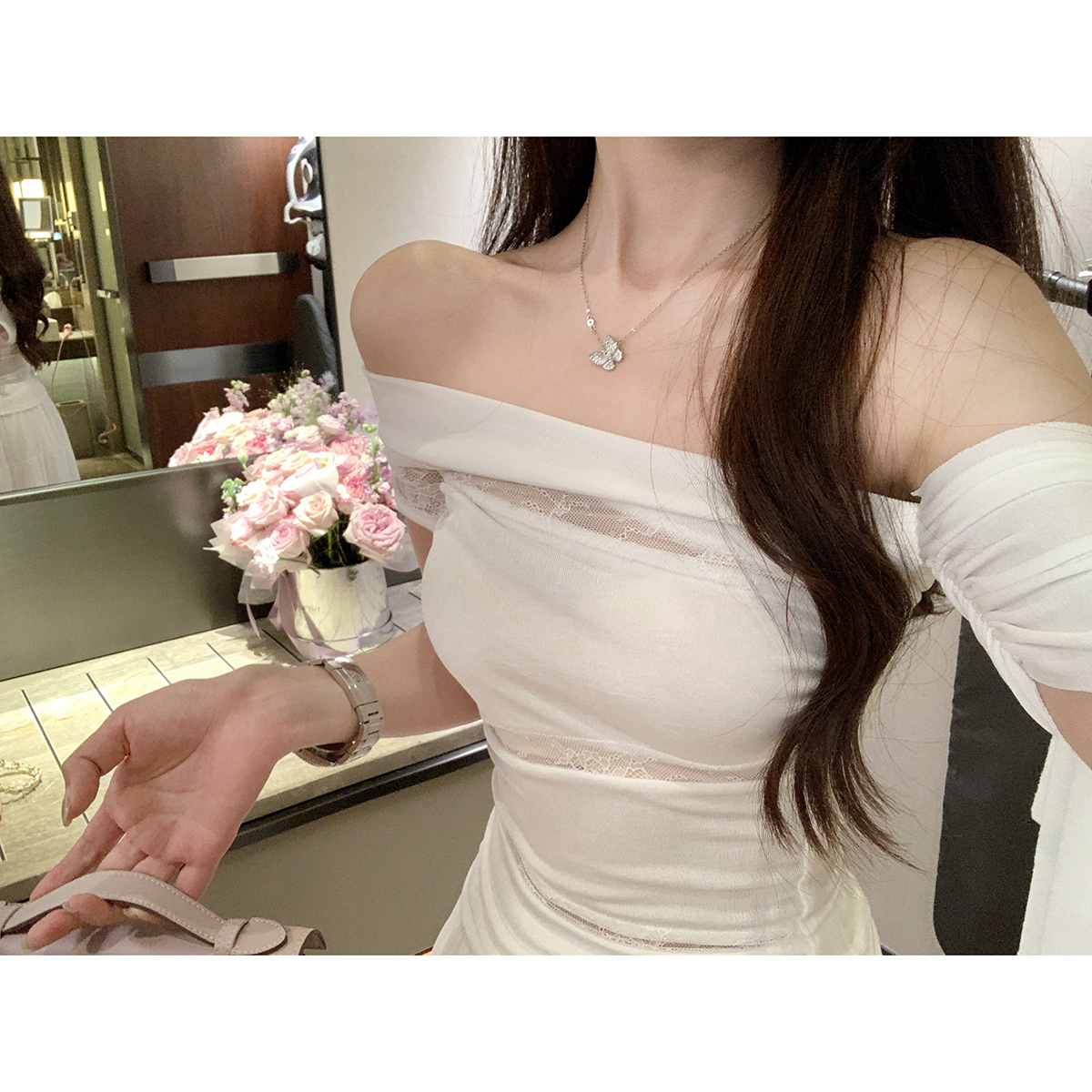 JustQin【韩漫身材】2025新款夏装一字肩左拖尾上衣女修身T恤女