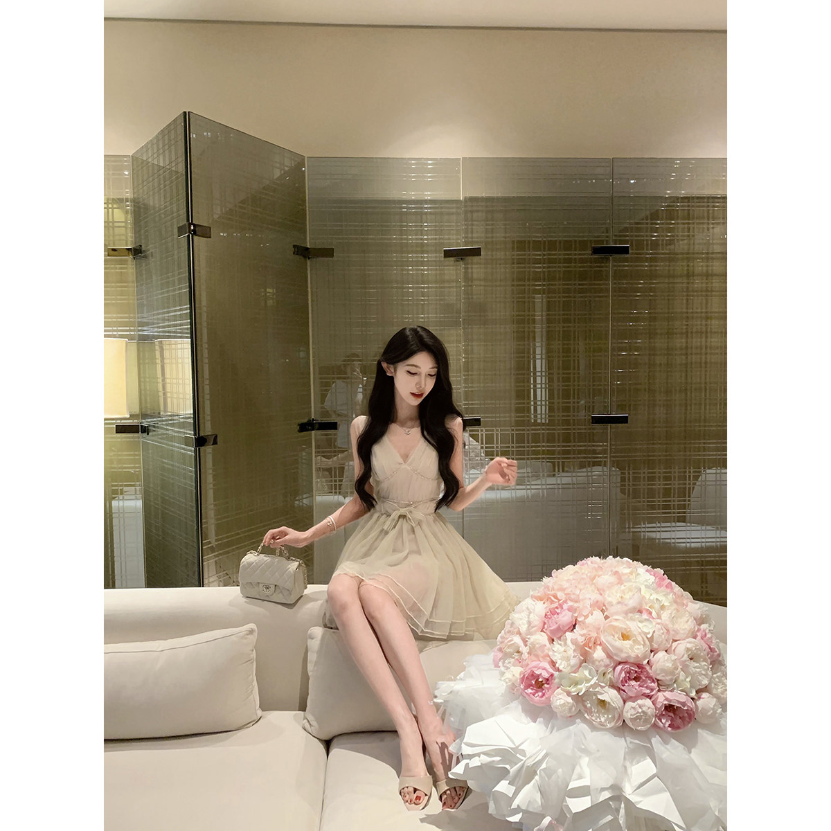 JustQin【沪上大小姐】2026新款夏装性感裙收腰短裙V领连衣裙女