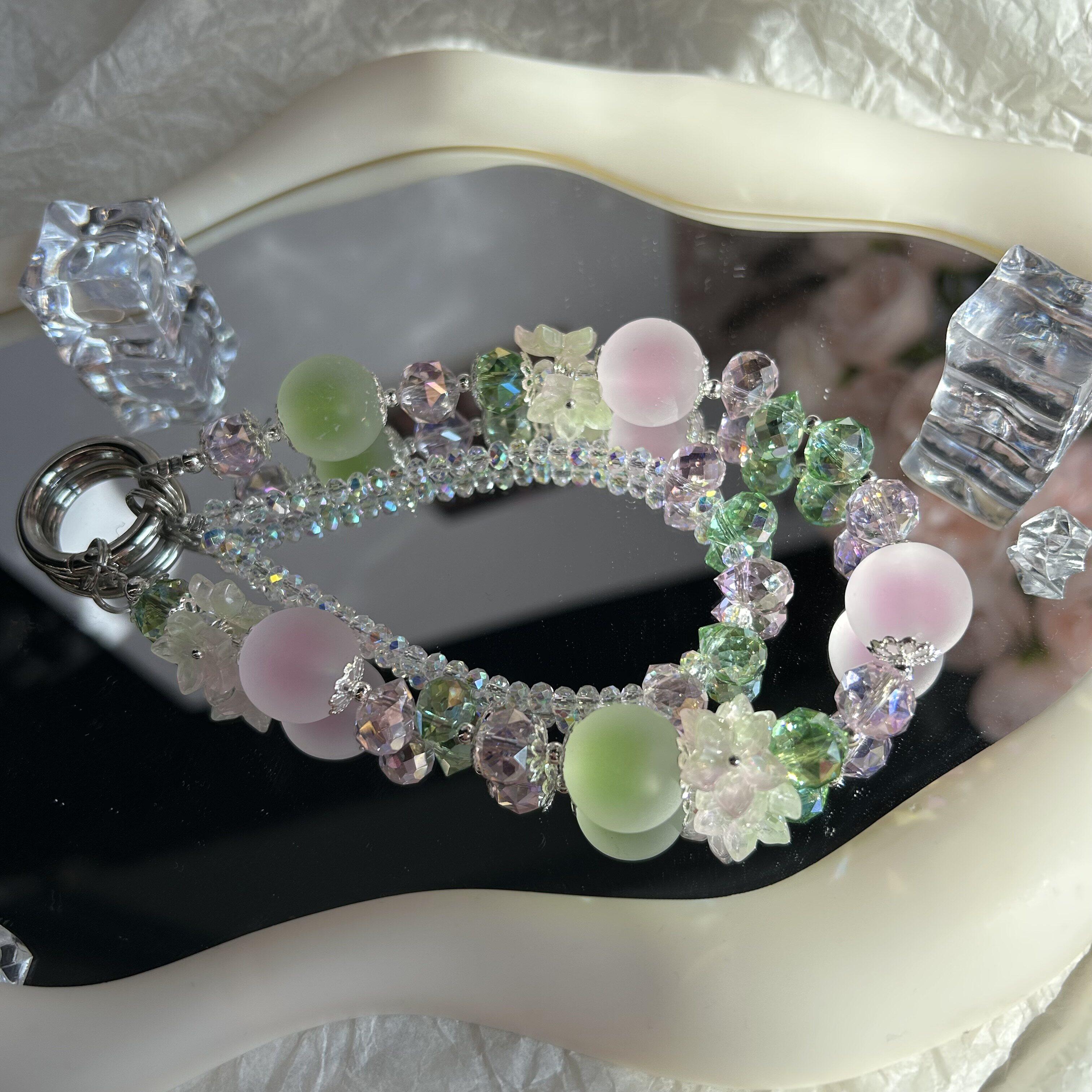 新款粉绿色蝴蝶水晶小樱桃双层串珠挂绳手机链女款挂件时尚百搭