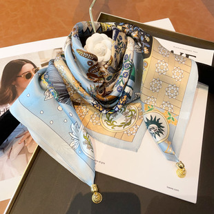 春夏薄款洋气百搭真丝磁吸扣三角丝巾女100%桑蚕丝小围巾装饰方巾