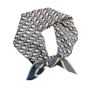 真丝方巾羊毛围巾真丝小丝巾女款韩版新款秋冬季高级感三角短羊绒