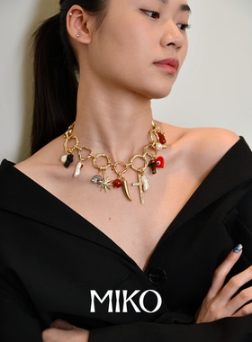 秋冬新款项链多巴胺彩色吊坠设计款颈链中性情侣款原创高级欧美