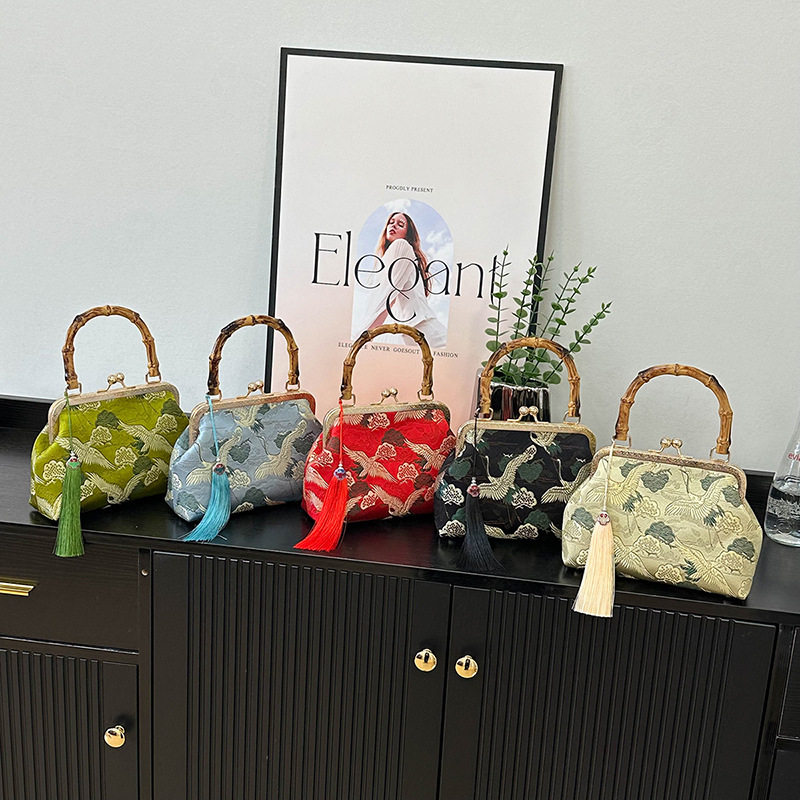 2025新款刺绣包包女国风手提包高级感新中式斜挎贝壳包轻奢,箱包皮具/热销女包/男包,通用款女包,淘宝优惠券,粉丝福利购,淘宝优惠卷
