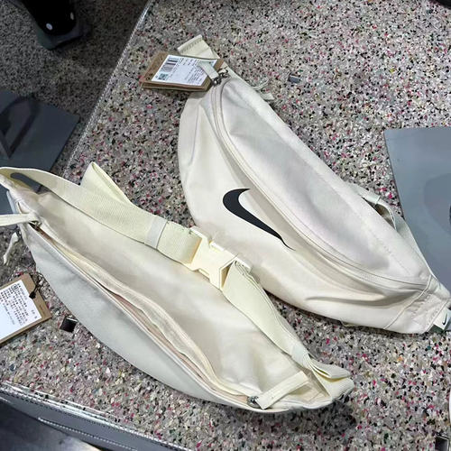 耐克斜挎包跑步骑行运动腰包