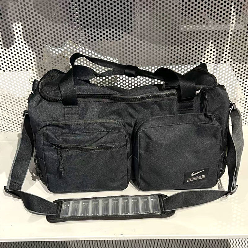 耐克男女黑色斜挎包运动健身包