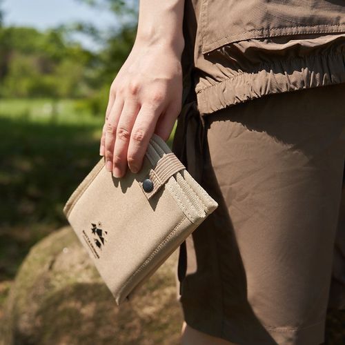 户外便携加厚沙滩垫防水地垫防潮垫隔脏野餐垫坐垫野营垫四季可用