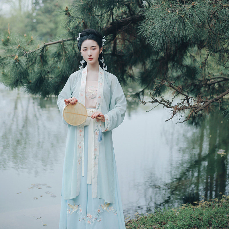 池夏若上蝶廖:鹂若 原創改良漢服宋制宋褲褙子春季女套裝杜若在類目 女裝/女士精品, 唐裝/民族服裝/舞臺服裝, 民族服裝/舞臺裝中 - 來自Buy2taobao.com提供專業的淘寶代購服務