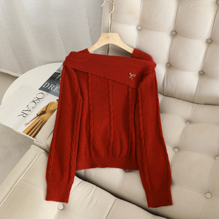 影系!圣诞新年红色穿搭一字肩翻领毛衣女2025春复古绞花针织上衣