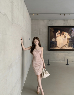 2025年新款法式气质针织连衣裙女秋冬高级感小个子内搭打底毛衣裙