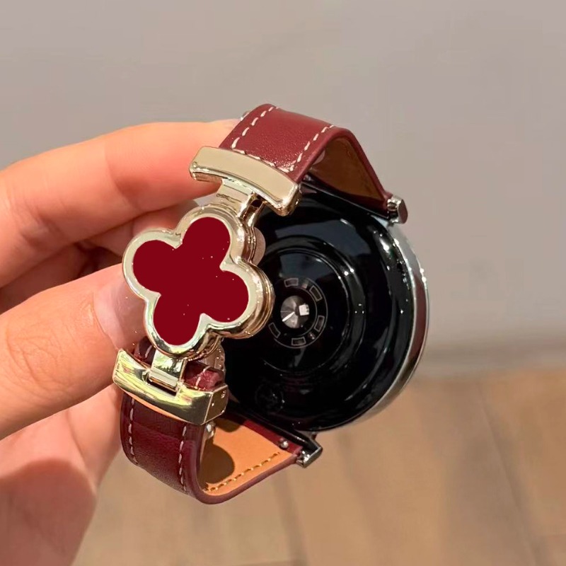 适用华为gt5pro新款四叶草磁吸扣GT6真皮watch5手表腕带高级感女