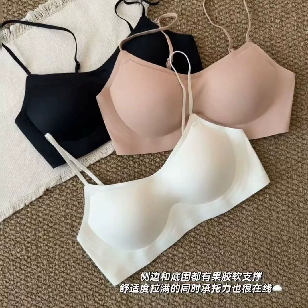 外扩漫画细肩带低领口背心式隐形