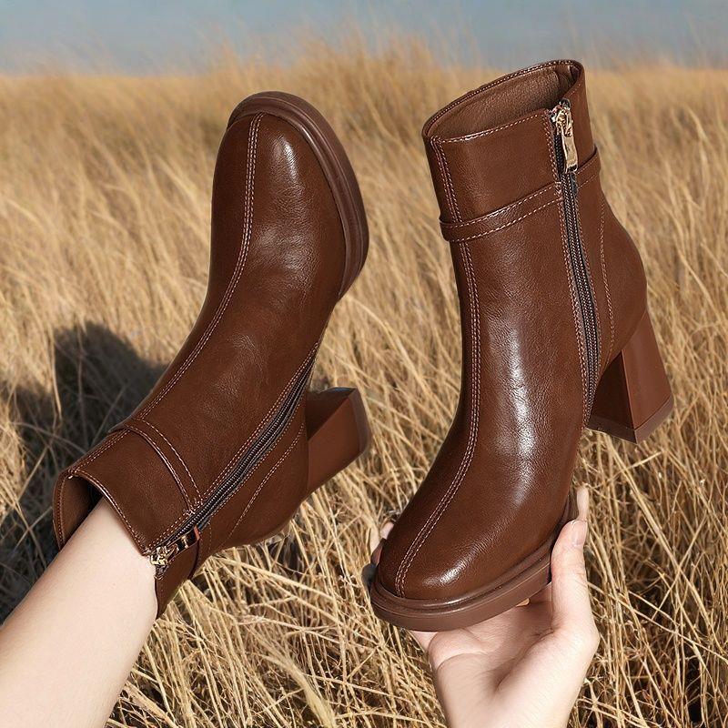 高跟鞋冬加厚7厘米高跟短靴女棕色复古2025冬季新款超软真皮粗跟