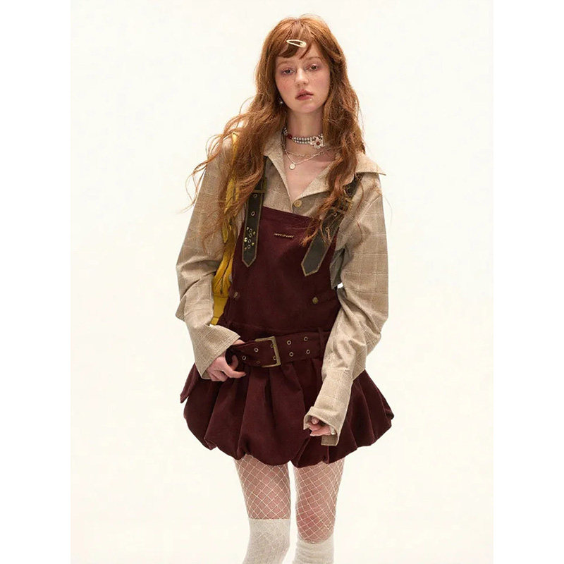 秋季新款背带裙复古休闲裙子女2025甜辣短款设计感百搭吊带连衣裙