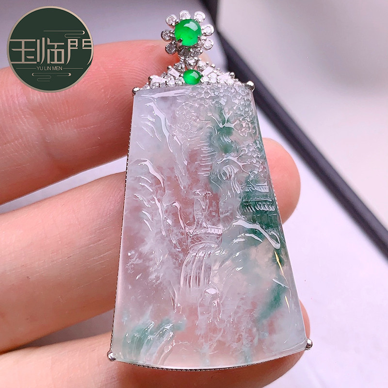 玉临门缅甸老坑天然a货翡翠高冰种飘绿山水牌18k金镶嵌翡翠吊坠女