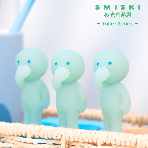 日本网红SMISKI夜光公仔潮玩盲盒