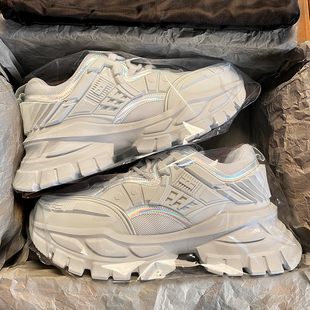 周雨彤同款碳刃机甲老爹鞋男女款2026春季新款情侣厚底增高休闲鞋