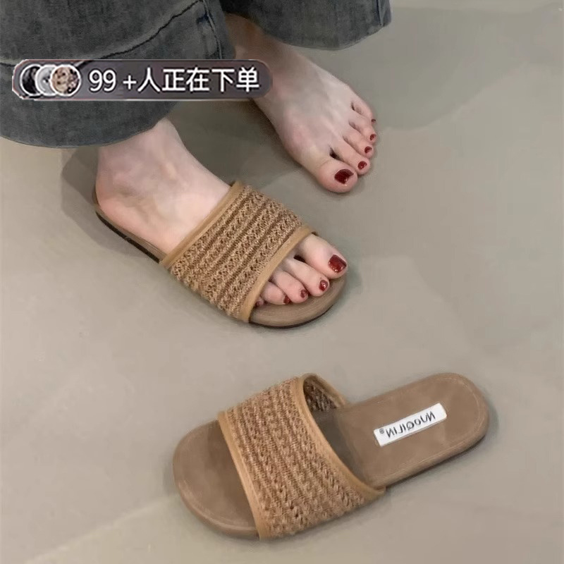 品牌绝美平底凉拖鞋女外穿夏季2025新款配裙子网红爆款度假沙滩一