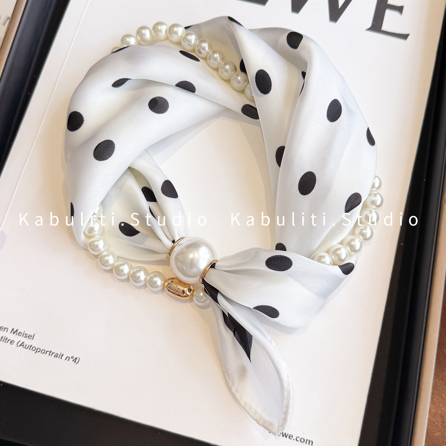 春秋夏季系脖领巾职业穿搭