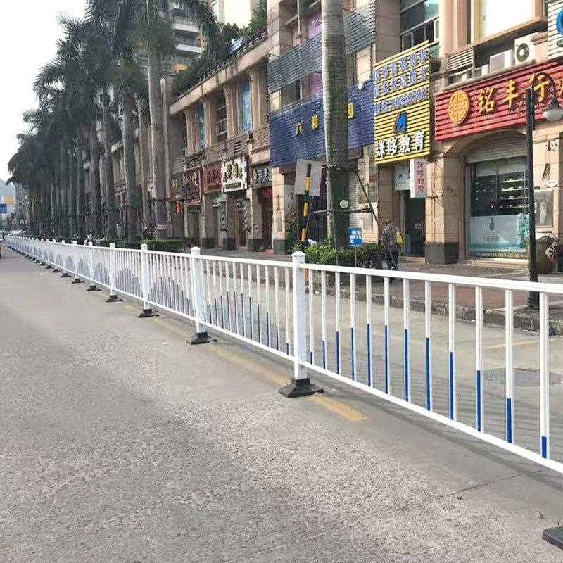 新款直销益宙道路护栏隔离栏市政围栏马路公路安全交通防撞施工锌