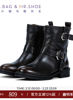 包小姐与鞋先生2025冬季新款擦色做旧针扣牛皮低跟机车靴女253145