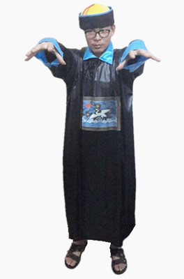 新款道袍道士服装男女cos中国风八卦服拂尘黄长袍全套用品林正英
