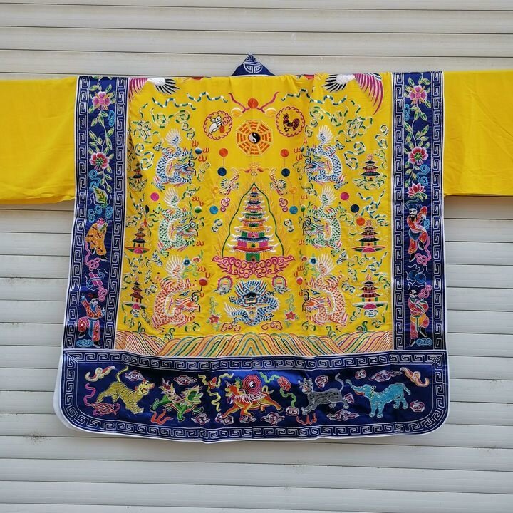 特卖刺绣法衣 龙虎道袍高功道士服装道衣 道黄色高功服道袍道家将