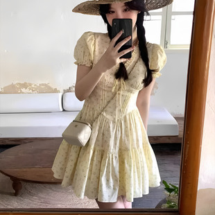 法式 v领泡泡袖 碎花连衣裙子女收腰气质小个子温柔风甜美短裙夏季