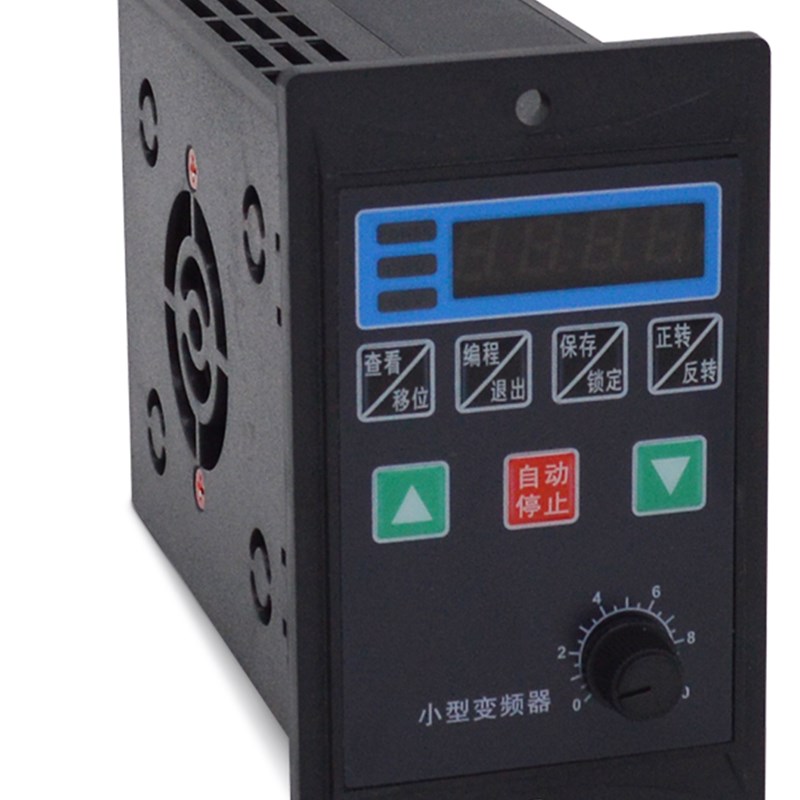 US系列简易变频器750W单相220V进三相22M0V出0.75KW调速器