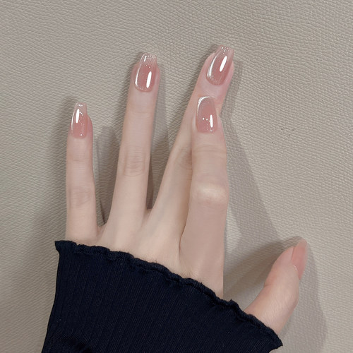 温柔百搭高级感裸色侧光猫眼美甲