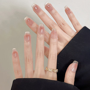 纯手工穿戴甲定制晕染法式精致短款高级新娘2025新款美甲阿曼黄昏