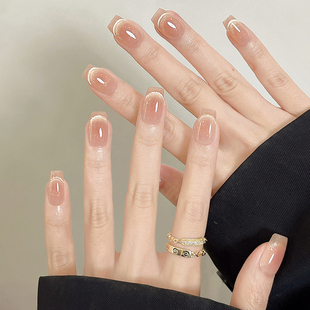 MILIMI纯手工猫眼穿戴甲2026年新款美甲高级感短款轻奢星光粼粼