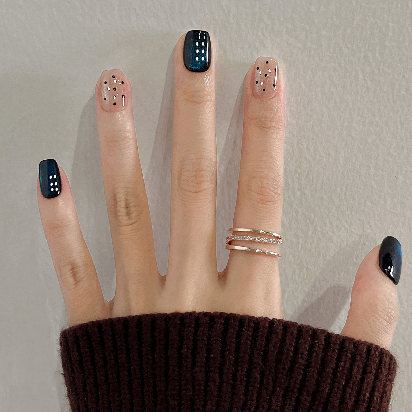 爆闪深邃克莱因蓝猫眼高级感美甲